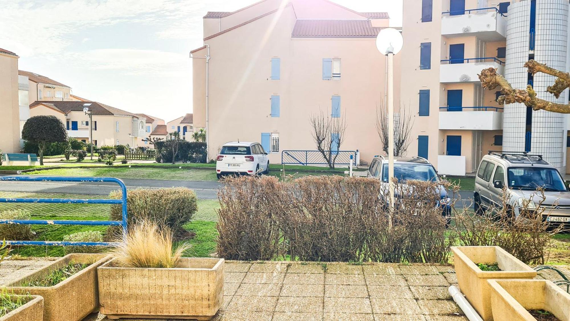 A L'ombre Des Pins, Neuf, Elegant, Parking Gratuit, Netflix, Au Calme A 100m De L'ocean * Les Sables-d'Olonne
